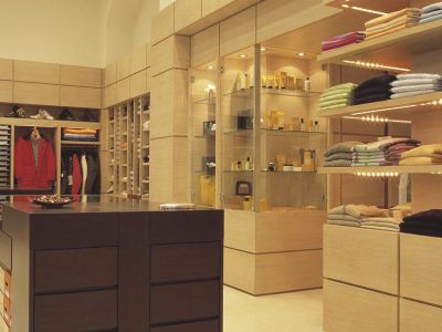 mens-classical-clothes-store-