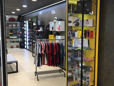 sport-clothes-store-